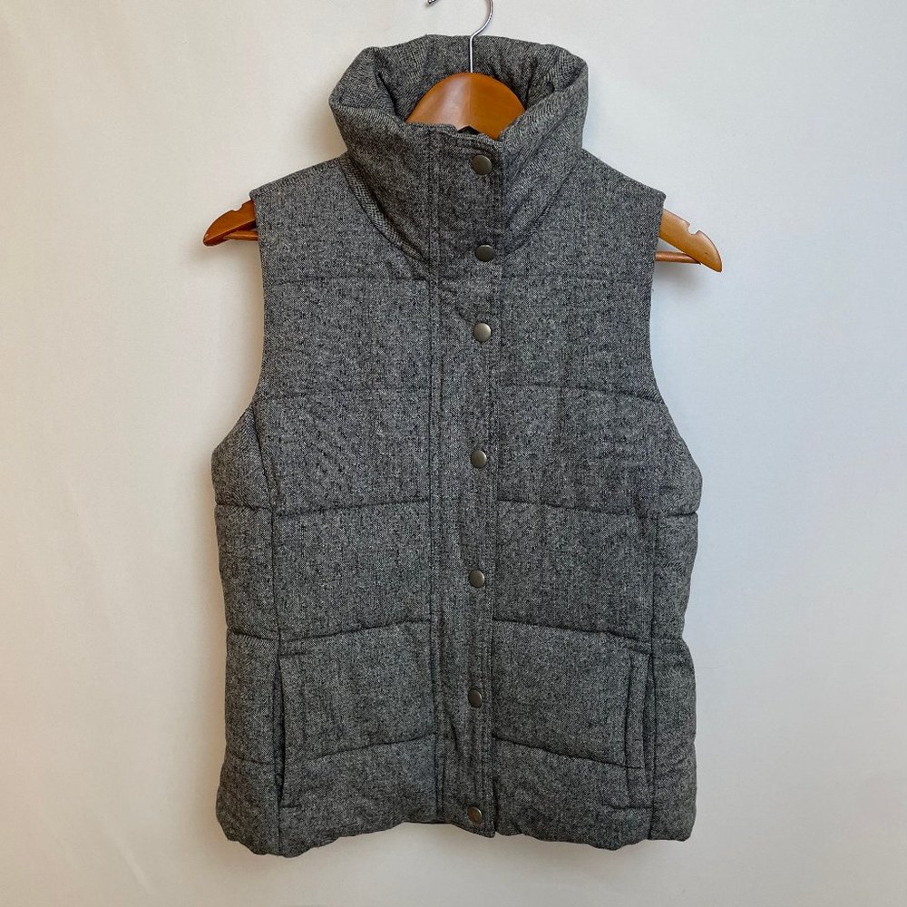 Old Navy Womens Tweed Puffer Vest Size M Gray Quilted Wool Blend Fleece Lined